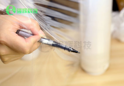 強輝科技分析目前拉伸膜的包裝速度和生產(chǎn)需求的發(fā)展狀況